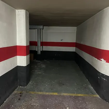 En Con Parking Apartment